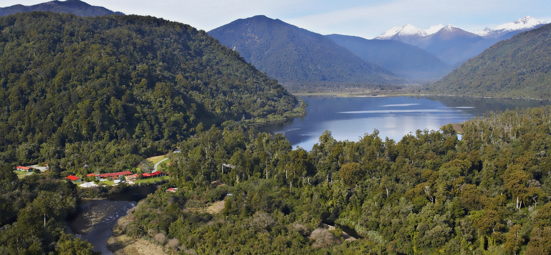 Wilderness Lodge Lake Moeraki New Zealand In Depth